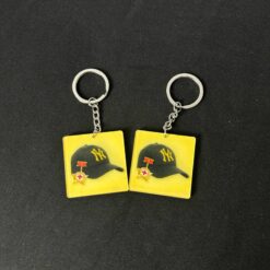 móc khóa mica có in hình chiếc nón