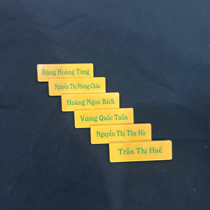 Bảng tên mica cài áo giá rẻ tại Thành phố Hồ Chí Minh