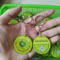 Móc khóa dạng tròn, có màu xanh lá