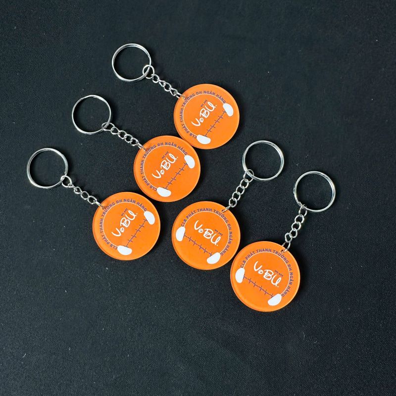 moc-khoa-mica-đai-hoc-ngan-hang-goc-nghieng Xương in móc khóa cắt hình theo yêu cầu