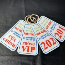 Móc khóa mica nhà nghỉ in chất lượng