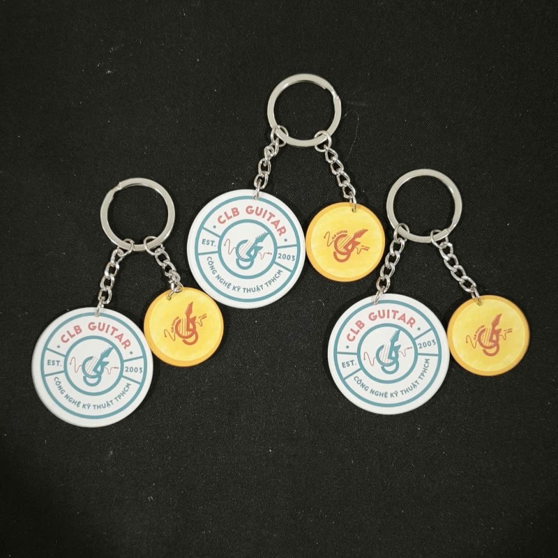 Móc khóa mica gắn nhiều charm