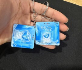 Móc khóa sự kiện trường học theo yêu cầu Móc khóa hình vuông của sự kiện trường học