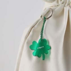 Charm móc khóa gắn trên áo