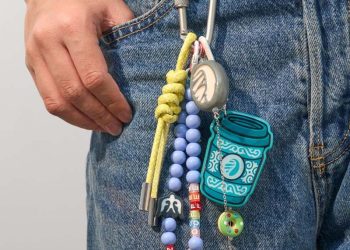Chùm keychain gắn túi quần