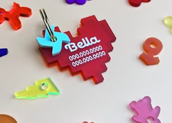 Móc khóa mica màu